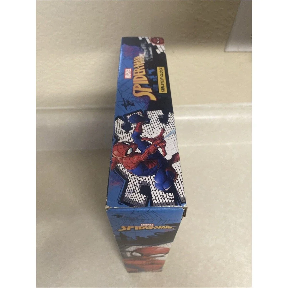Marvel Spider-Man Tabletop Clock Analog Desk Clock Accutime Battery Power New